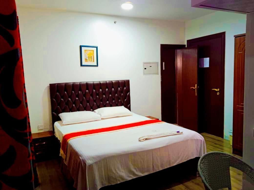 Hala Hotels Apartments Sharjah Buitenkant foto